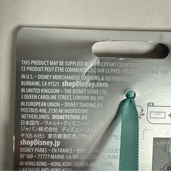 NWT. Disney Raya and the Last Dragon Light-Up Living Magic SketchbookOrnament - Picture 13 of 14